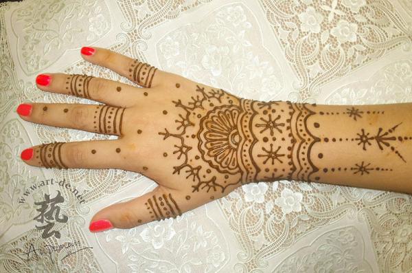 72 Impressive Henna Tattoo Designs For Fingers