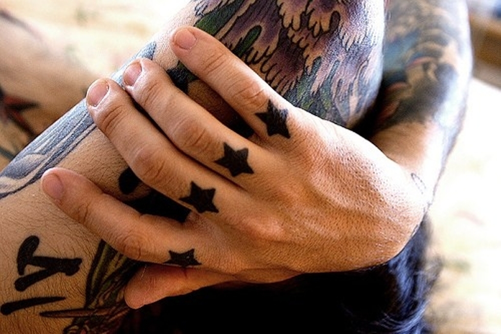20+ Star Finger Tattoos