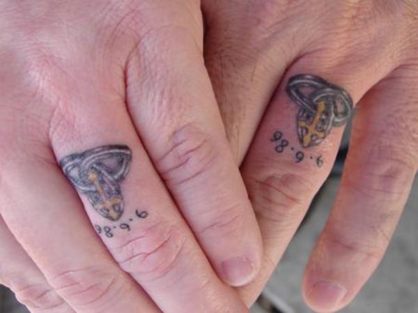 Celtic Tattoo Design On Fingers
