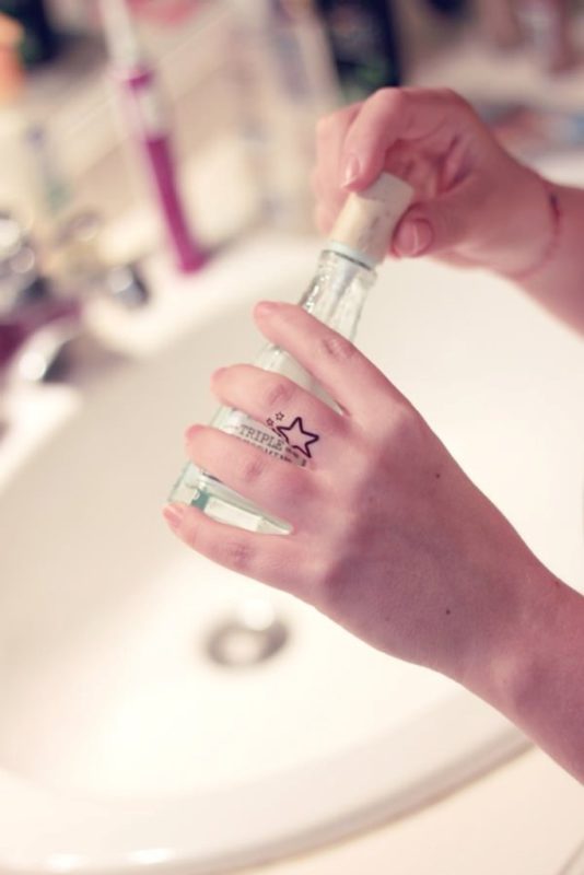 Cute Star Tattoo On Finger 