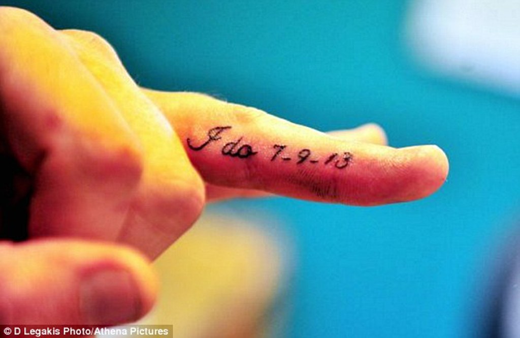 23 Attractive Dates Tattoos For Your Fingers