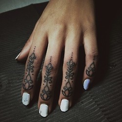 Geometric Tattoo On Fingers 
