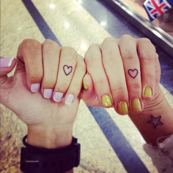 Heart Tattoo On Fingers