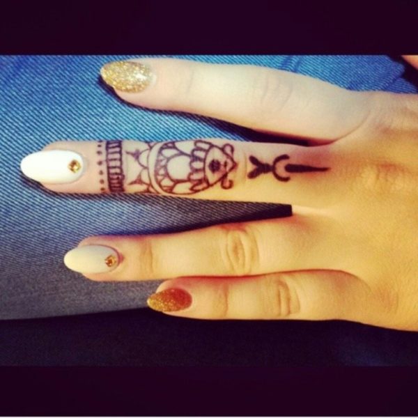 Stylish Finger Tattoo