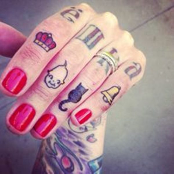 Cute Black Cat Tattoo On Ring Finger