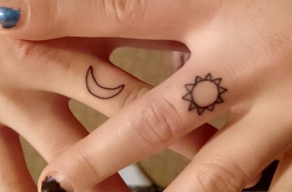 Sun And Moon Tattoo On Fingers